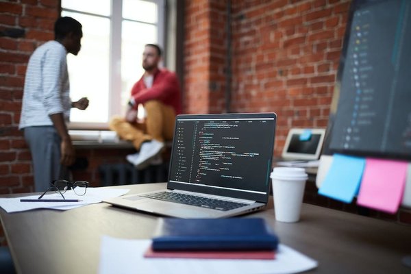 Comment les algorithmes façonnent-ils nos choix en ligne ?